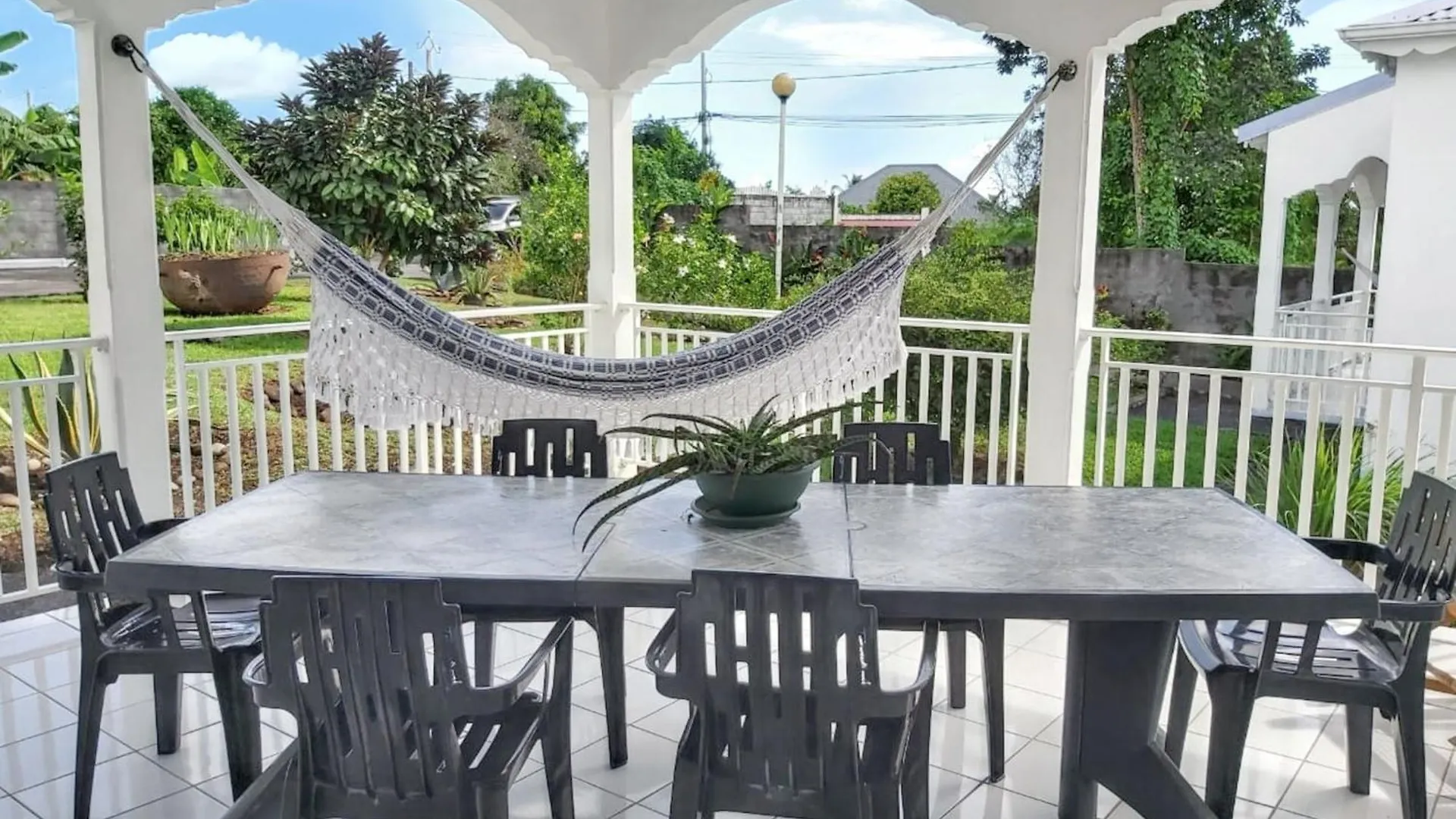Holiday home Bungalow Charmant A Capesterre-Belle-Eau Avec Piscine Partagee